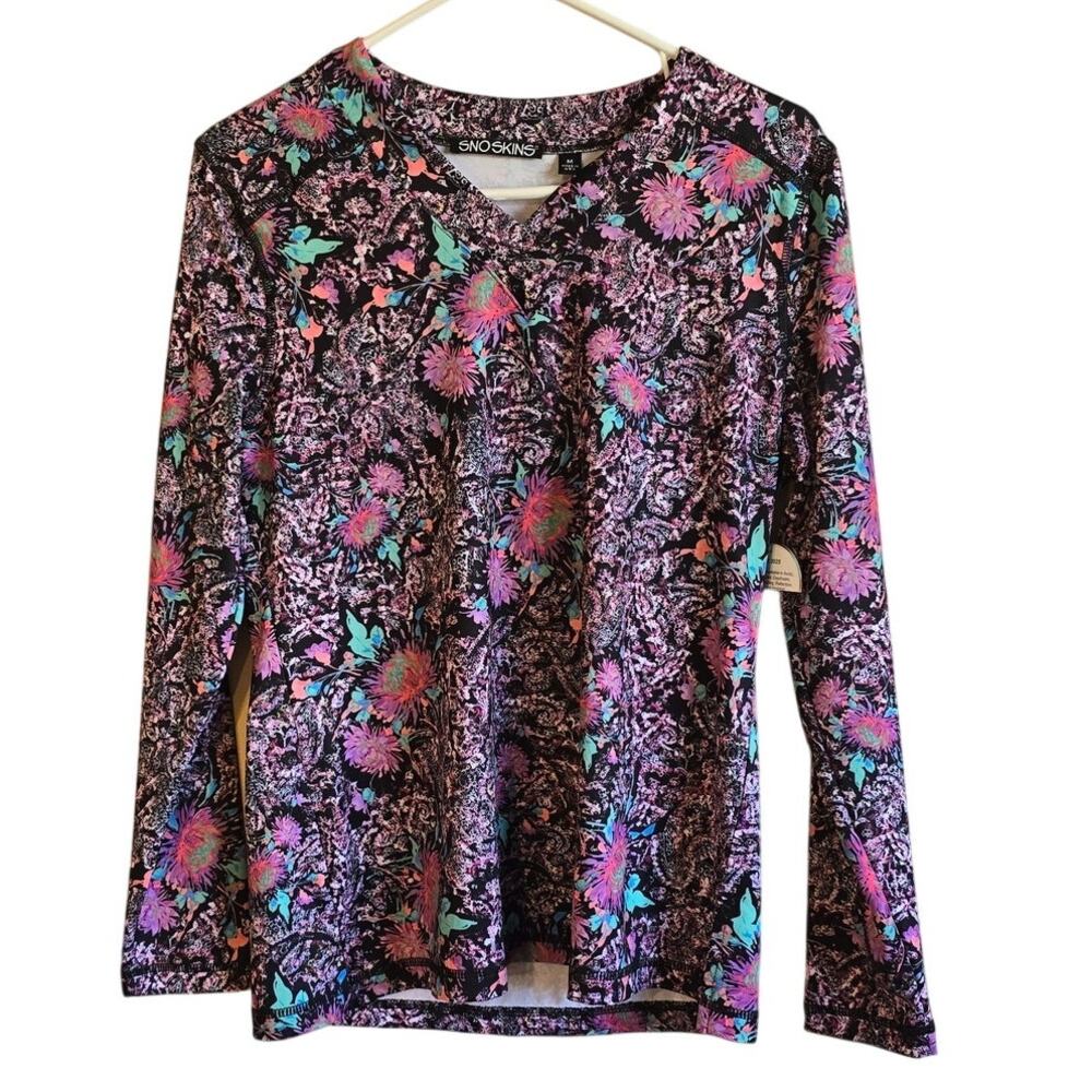 Snoskins long sleeve v neck shirt NWT size medium baroque